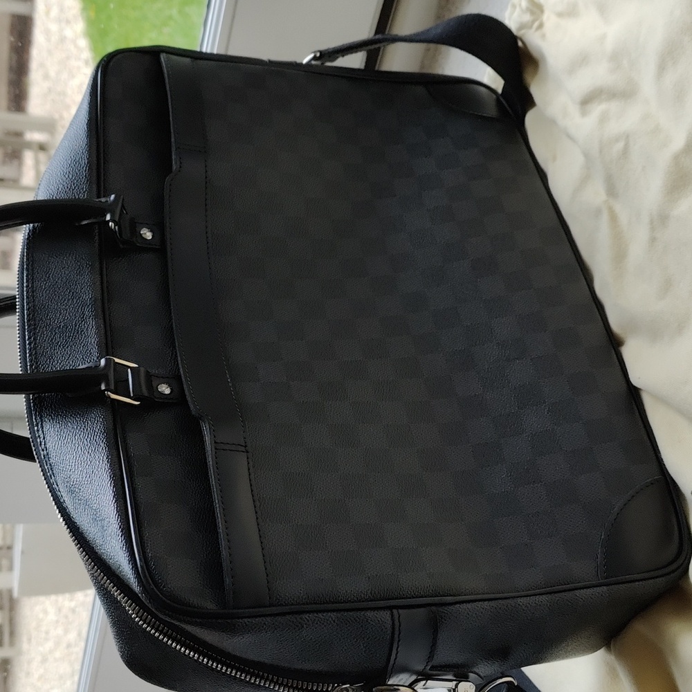 Authentic LOUIS VUITTON Damier Graphite Porte-Documents Voyage GM (N41124)